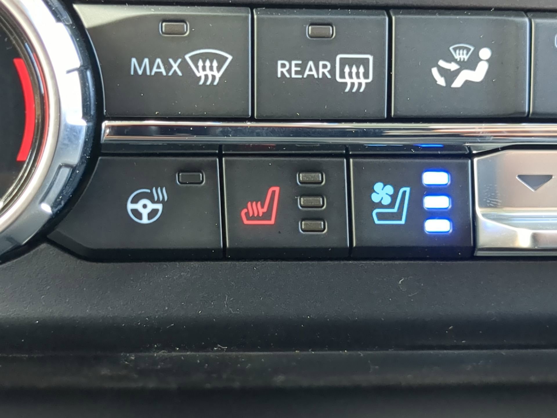 New 2026 Ford F250 Lariat w/ Black Appearance Package image 57