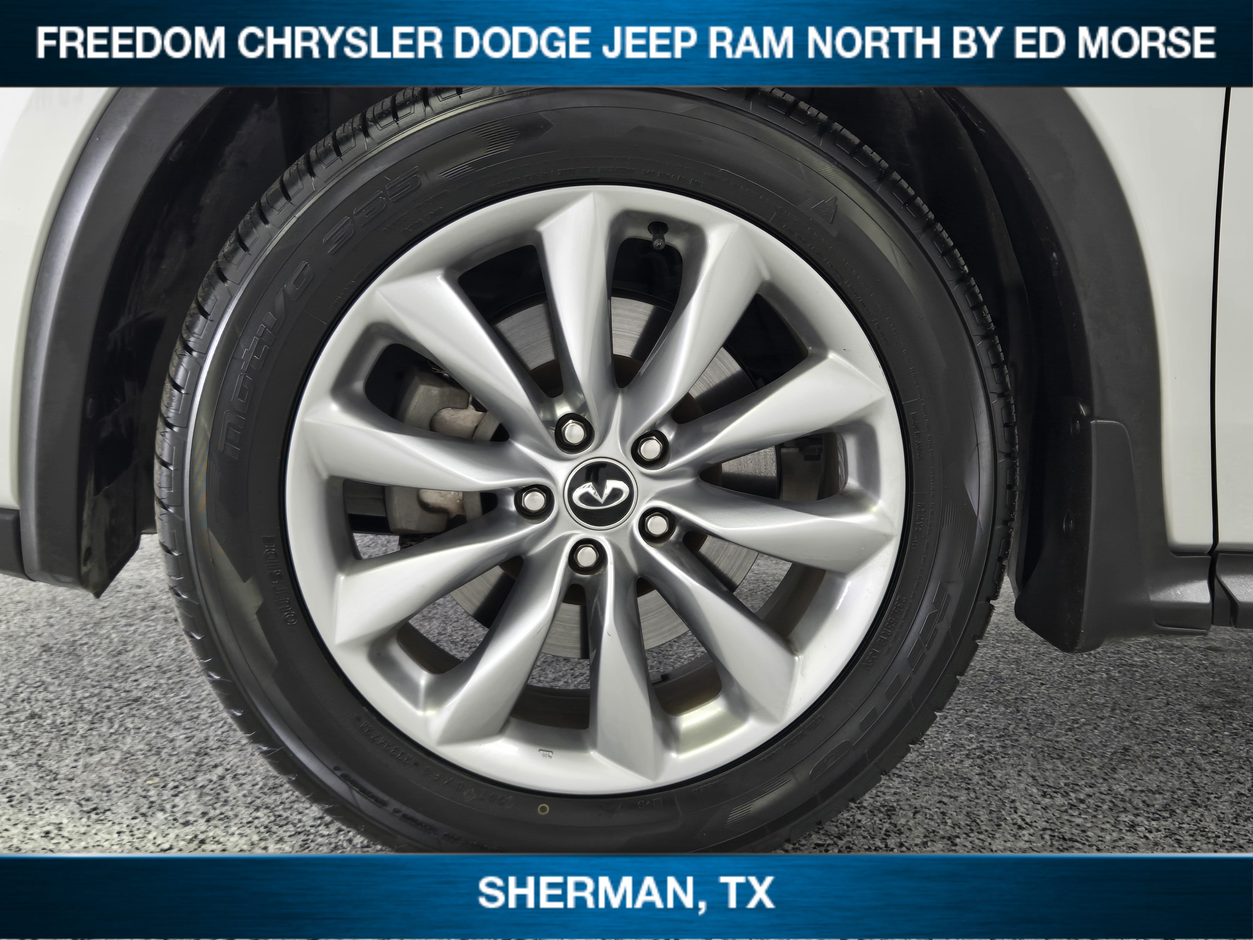 Used 2019 INFINITI QX50 Luxe w/ Navigation Package FWD image 7