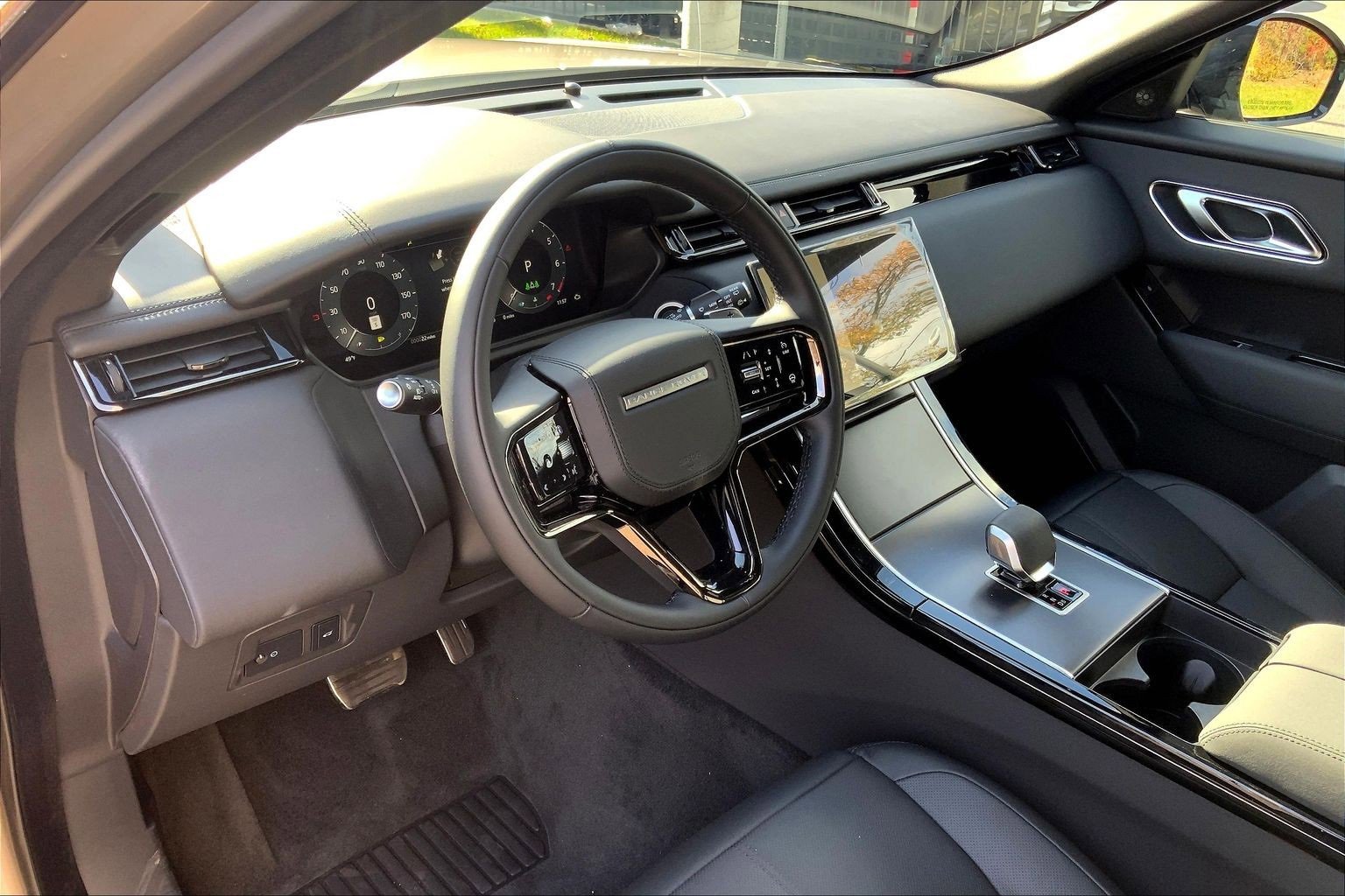 New 2026 Land Rover Range Rover Velar Dynamic SE image 8