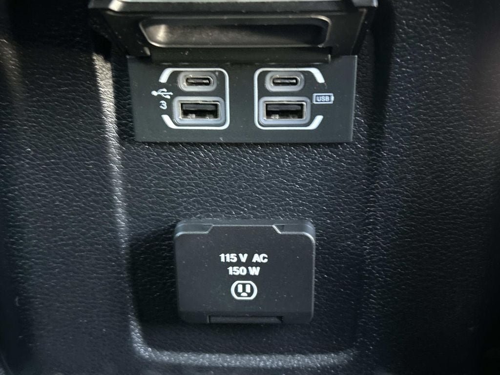 Used 2018 Jeep Wrangler Unlimited Rubicon w/ Dual Top Group AWD/4WD image 16