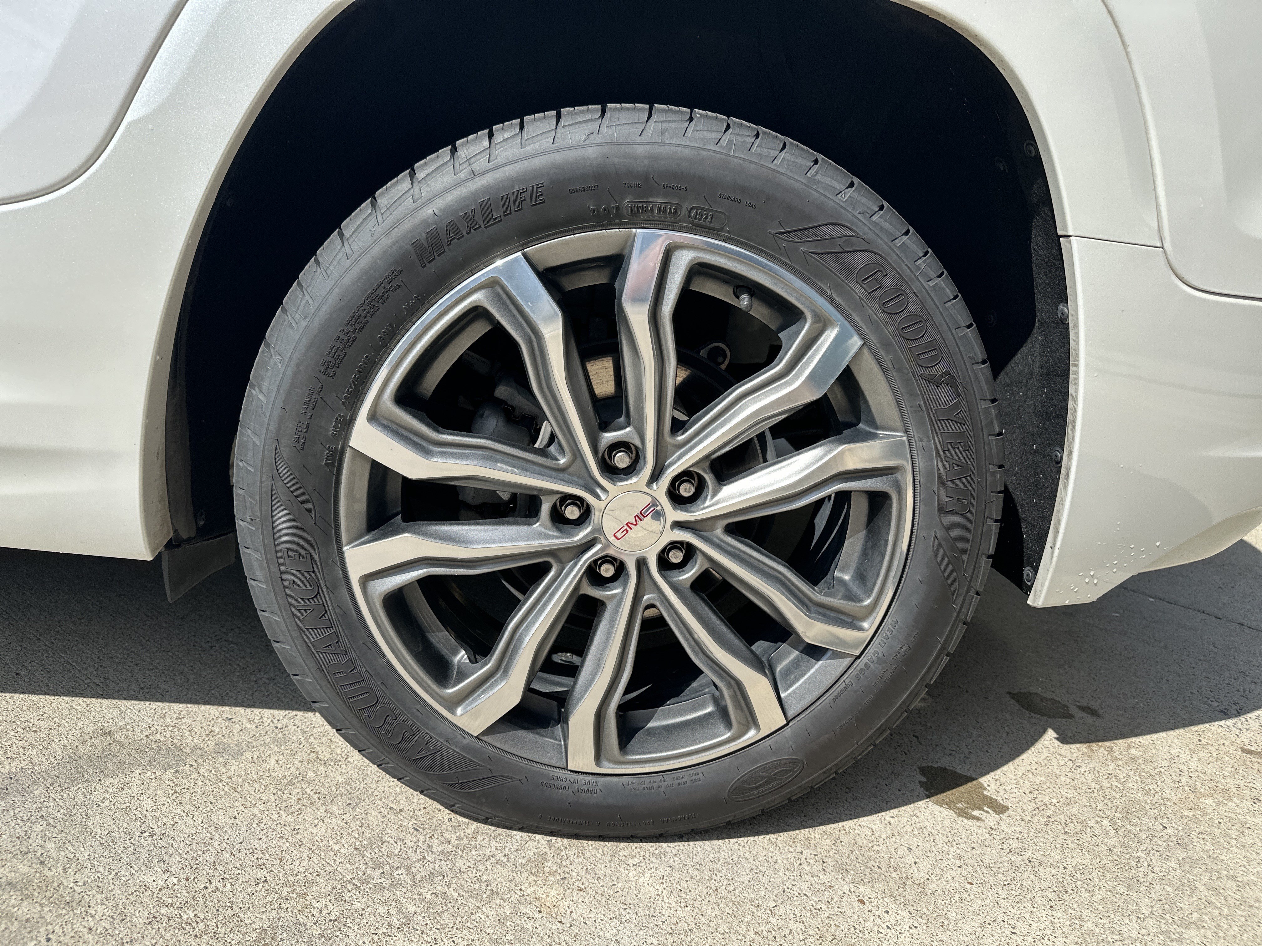 Used 2020 GMC Terrain Denali w/ LPO, Cargo Package AWD/4WD image 32