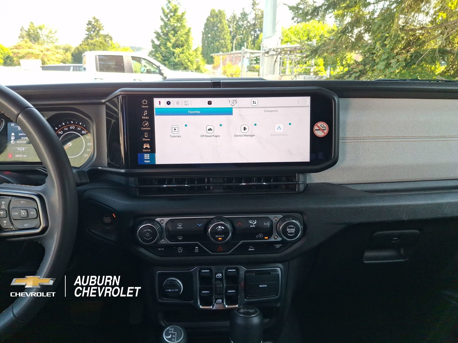 Used 2024 Jeep Wrangler Unlimited Sport AWD/4WD image 11