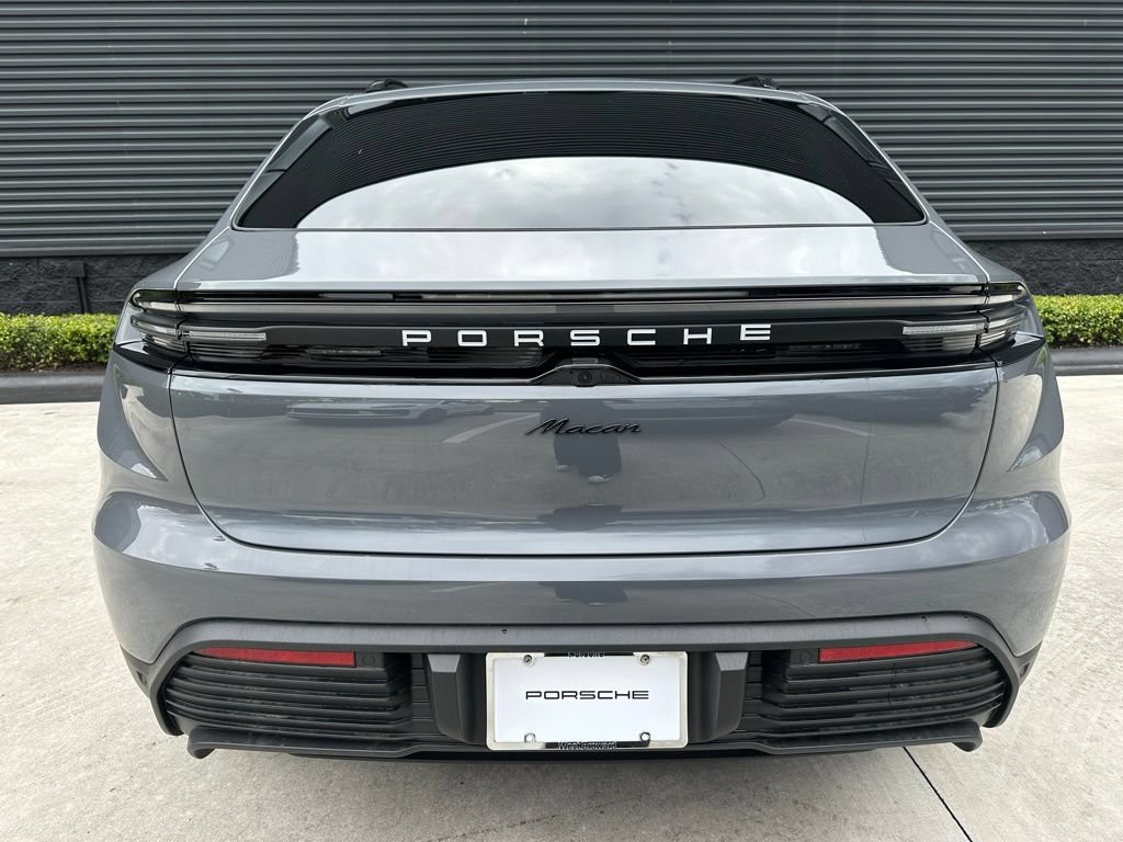 Used 2026 Porsche Macan Electric RWD image 12