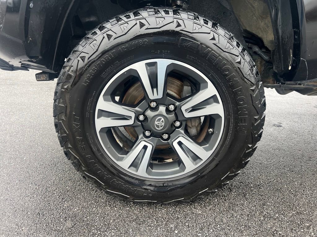 Used 2017 Toyota Tacoma TRD Sport w/ Tow Package image 25