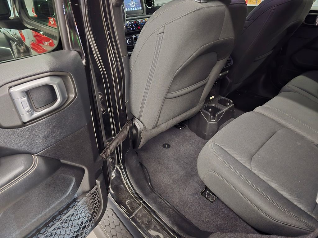 Certified 2018 Jeep Wrangler Unlimited Sahara image 31