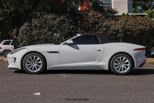 Used 2017 Jaguar F-TYPE Convertible image 15