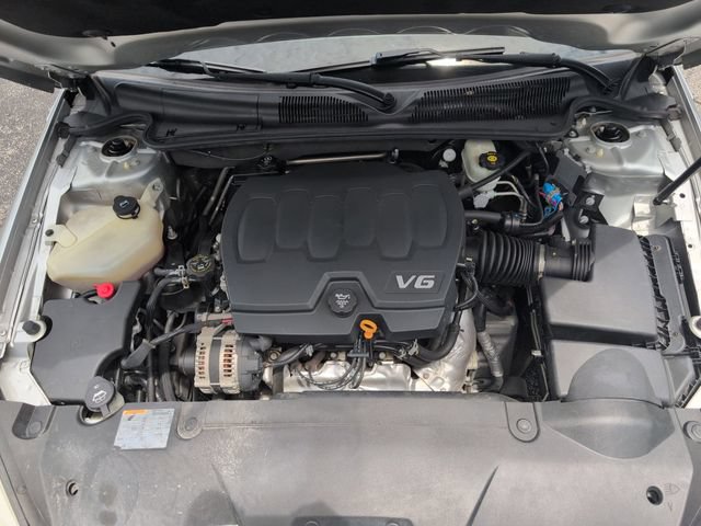 Used 2011 Buick Lucerne CXL w/ Driver Confidence Package FWD image 28