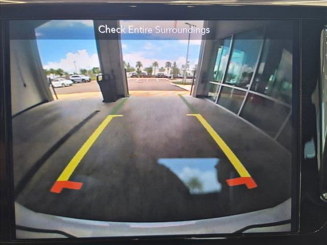 Used 2019 Chrysler Pacifica Limited FWD image 11