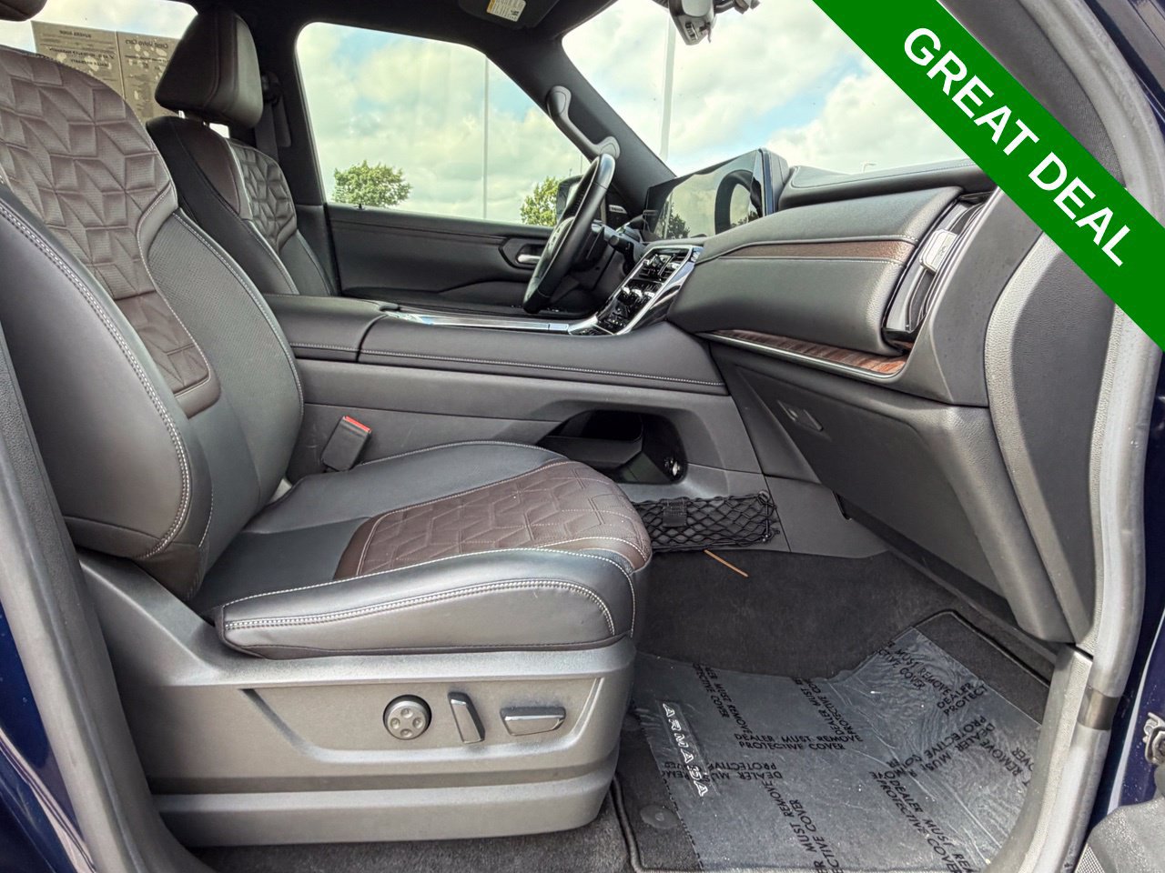 Used 2025 Nissan Armada Platinum w/ Convenience Package RWD image 50