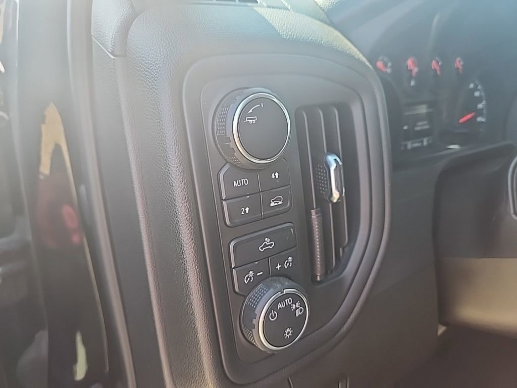 Used 2024 Chevrolet Silverado 1500 Custom image 10
