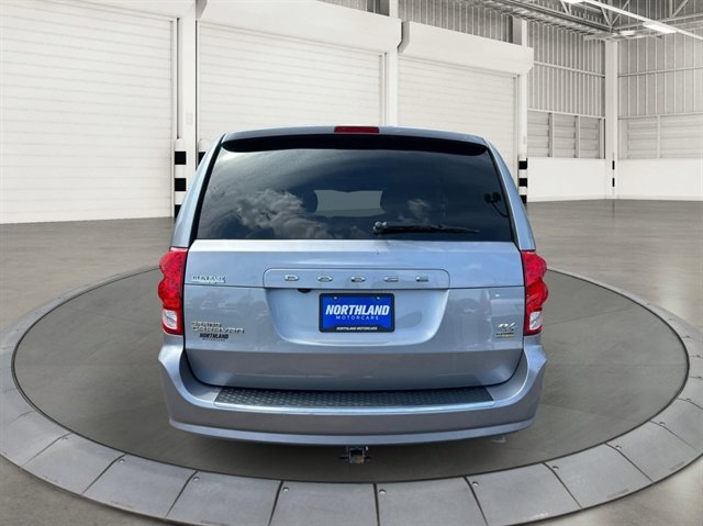 Used 2015 Dodge Grand Caravan R/T FWD image 3