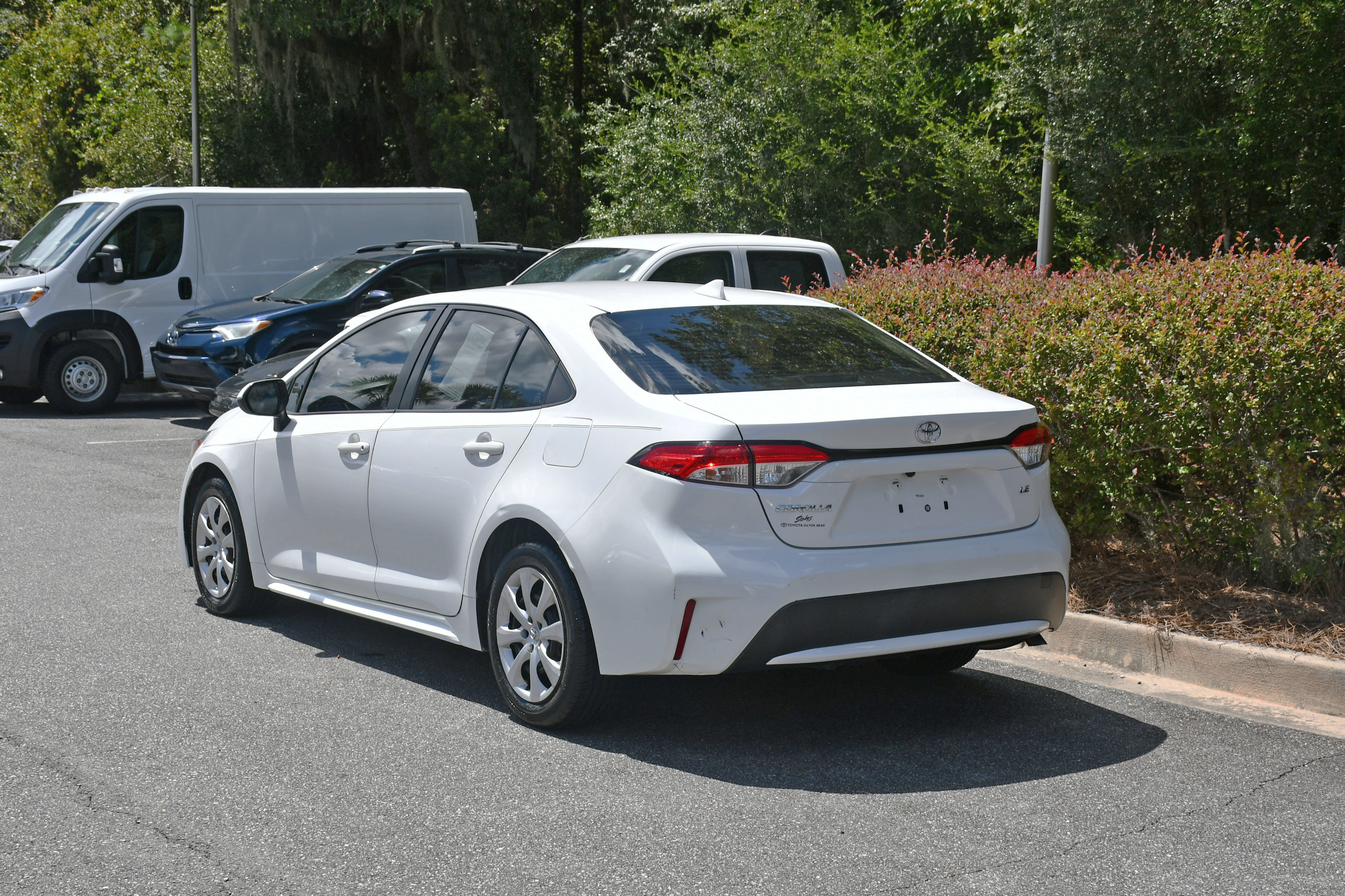 Used 2020 Toyota Corolla LE FWD image 3