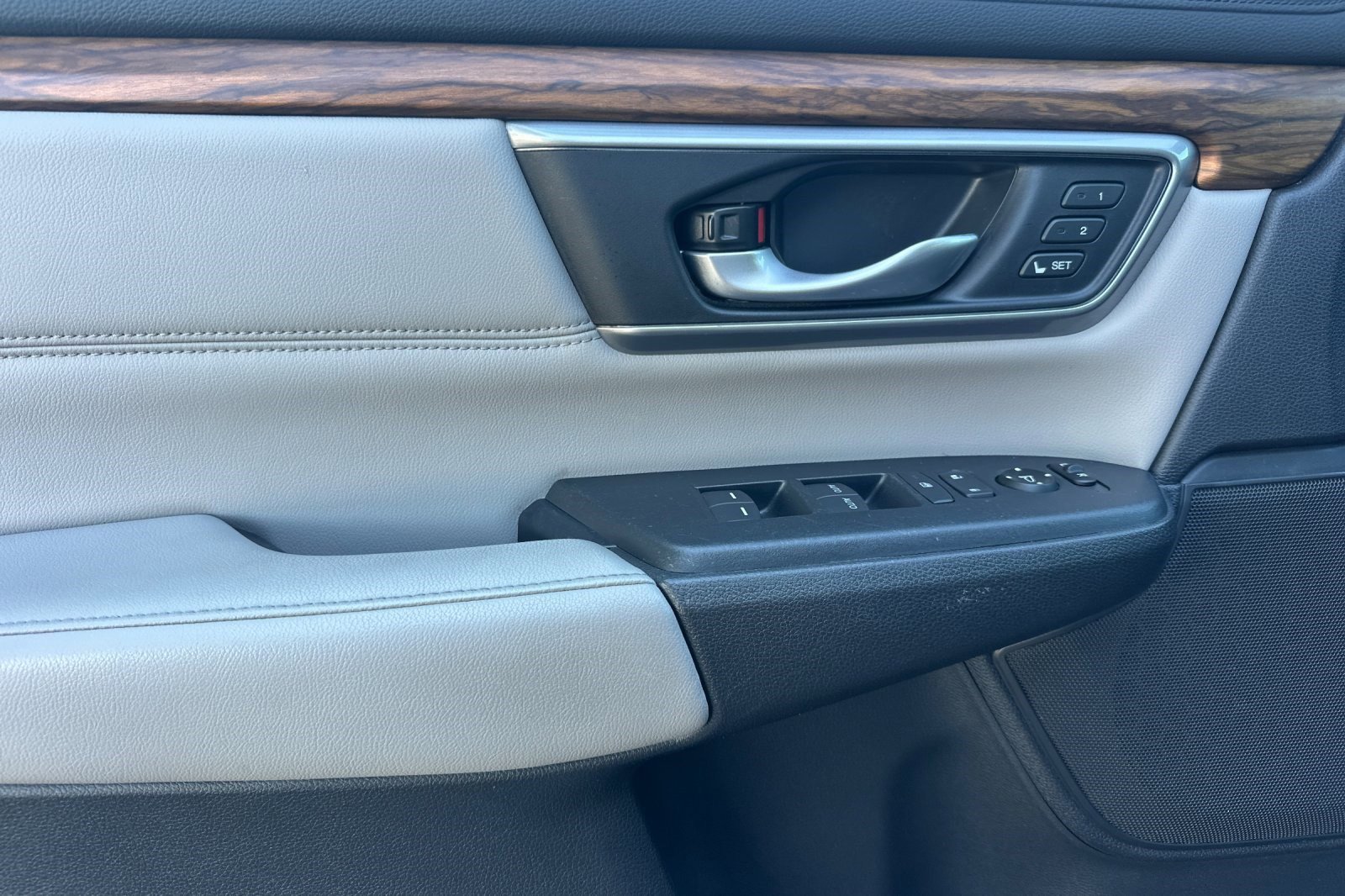 Used 2017 Honda CR-V EX-L image 12