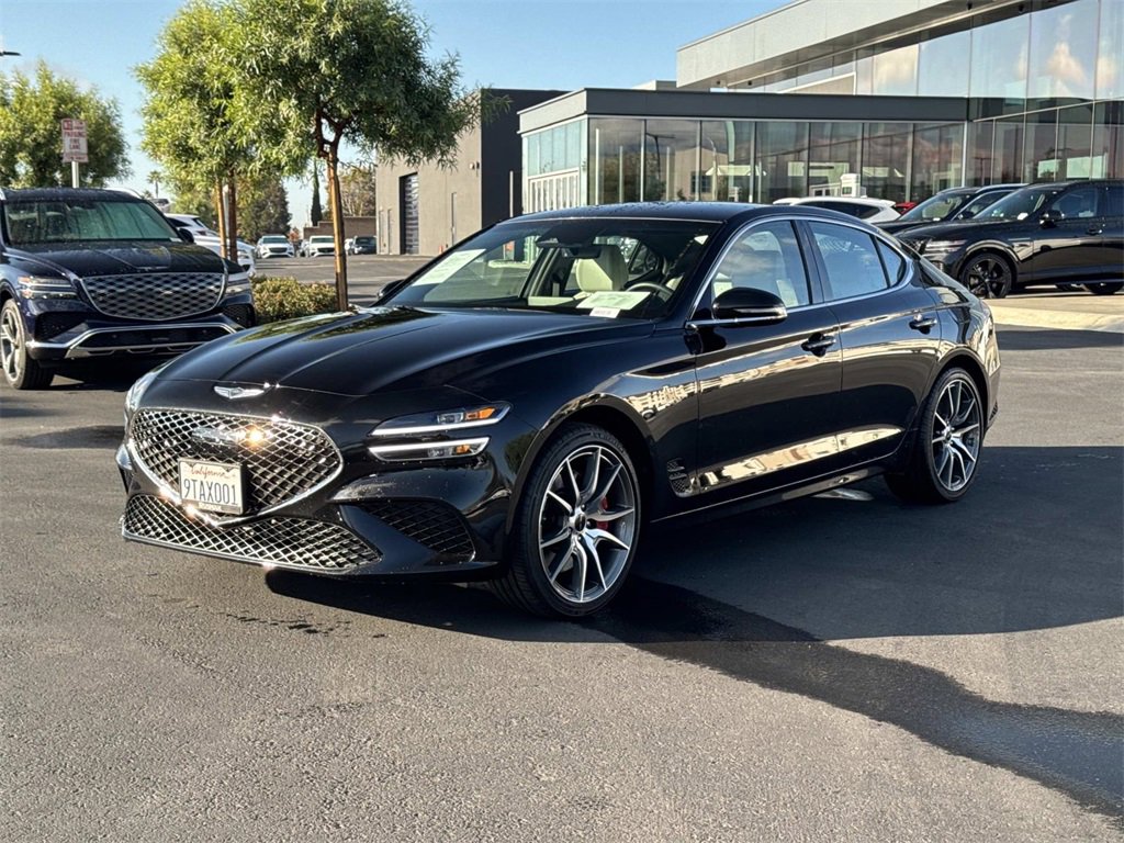 Used 2025 Genesis G70 2.5T image 32