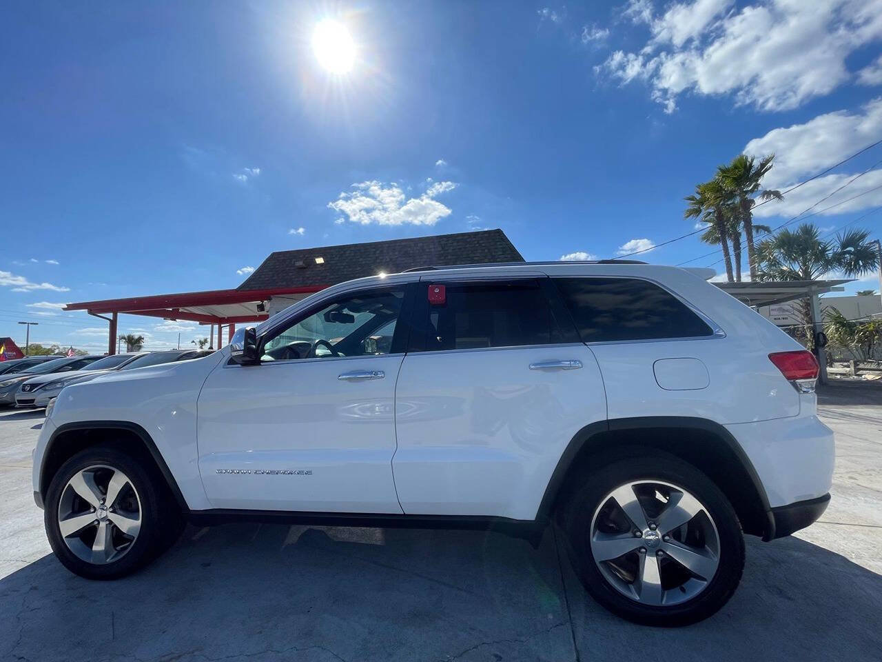 Used 2014 Jeep Grand Cherokee Limited AWD/4WD image 2