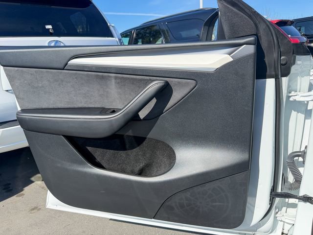 Used 2024 Tesla Model Y Performance image 14