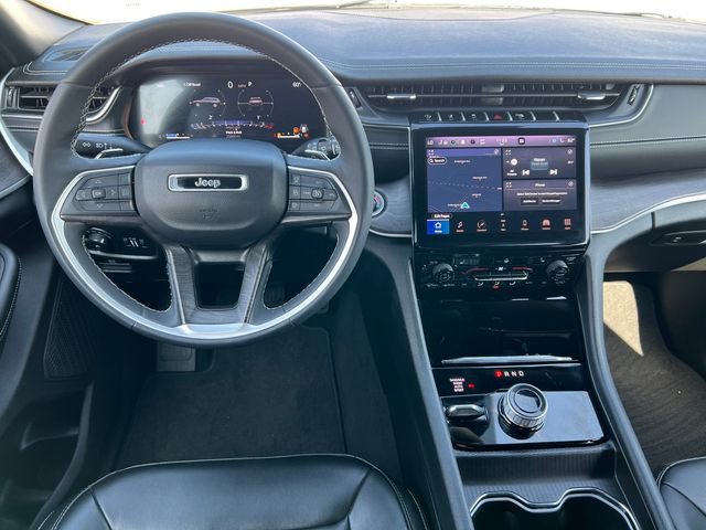 Used 2024 Jeep Grand Cherokee L Limited w/ Black Appearance Package image 3