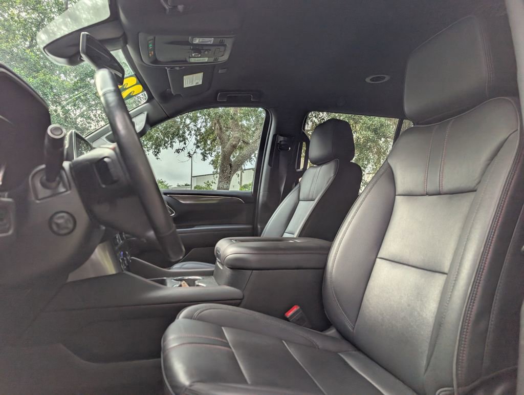 Used 2022 Chevrolet Tahoe RST w/ Sport Performance Package AWD/4WD image 17