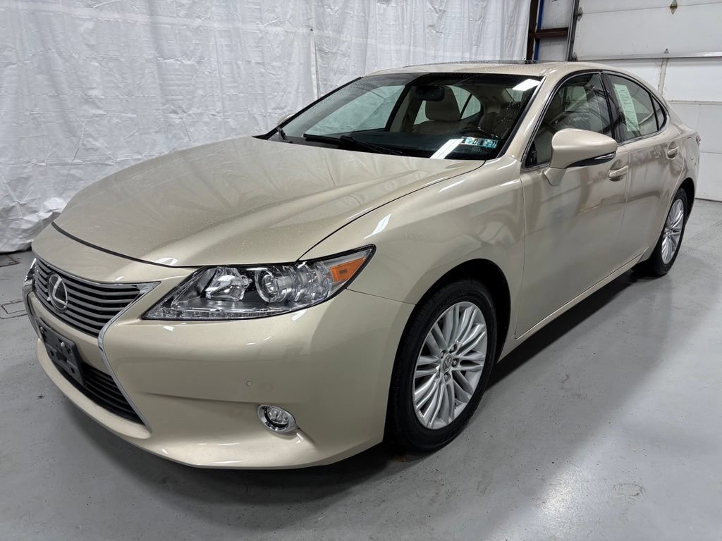 Used 2014 Lexus ES 350 w/ Luxury Package FWD image 3