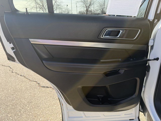 Used 2018 Ford Explorer XLT AWD/4WD image 15