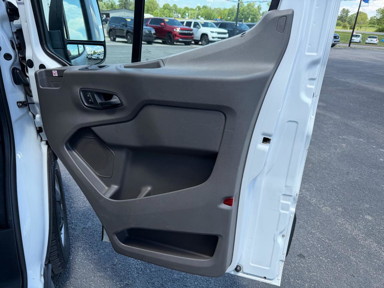 Used 2020 Ford Transit 150 Low Roof RWD image 21