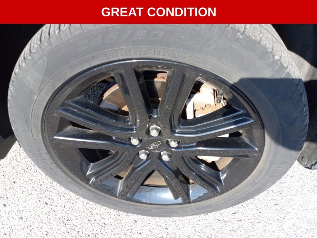 Used 2021 Ford Edge ST-Line w/ Cold Weather Package image 2