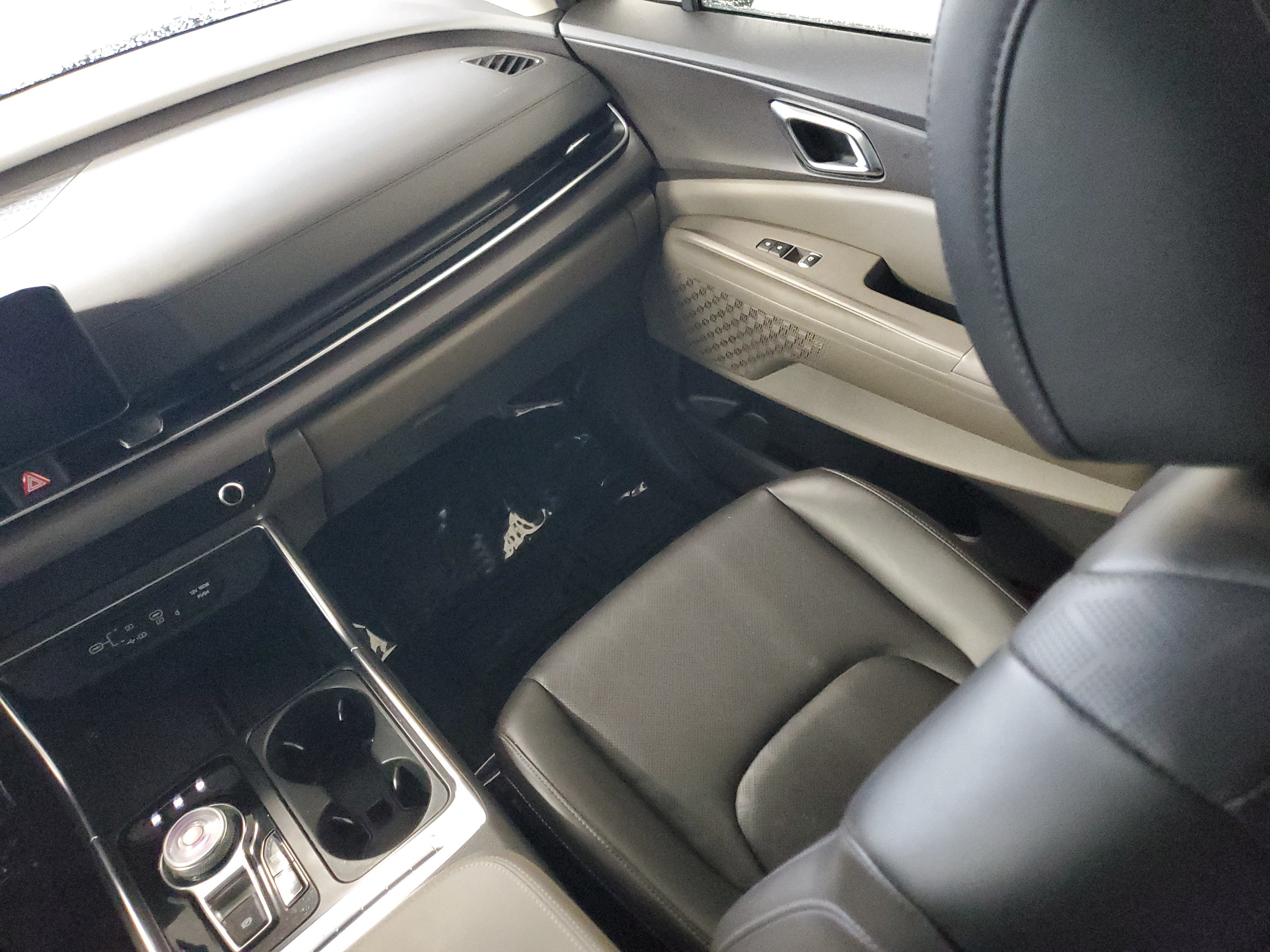 Used 2025 Kia Carnival EX FWD image 17
