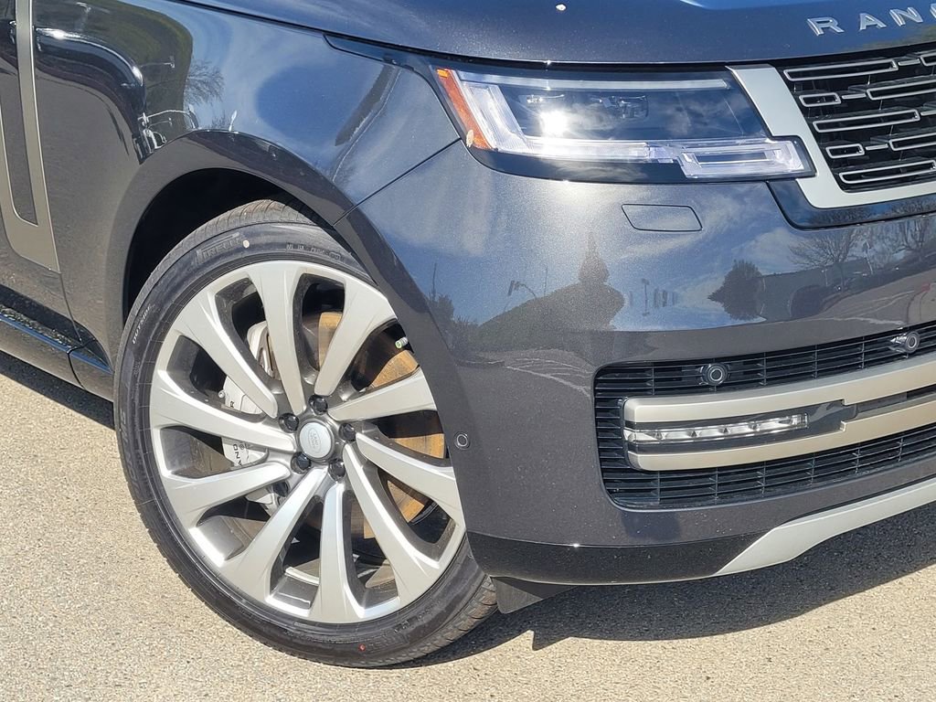 New 2025 Land Rover Range Rover SE image 6