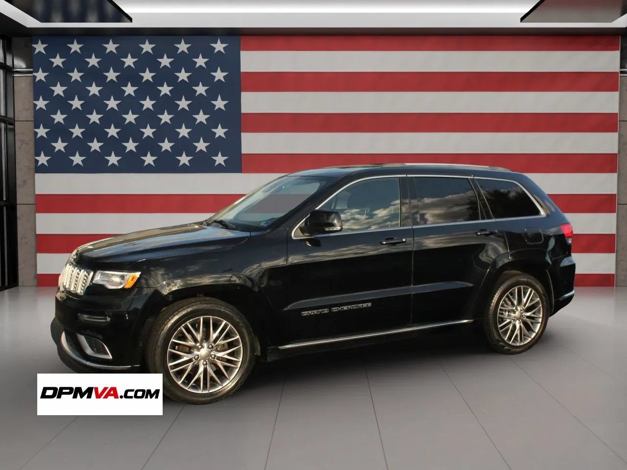 Used 2018 Jeep Grand Cherokee Summit w/ Platinum Series Group AWD/4WD image 2