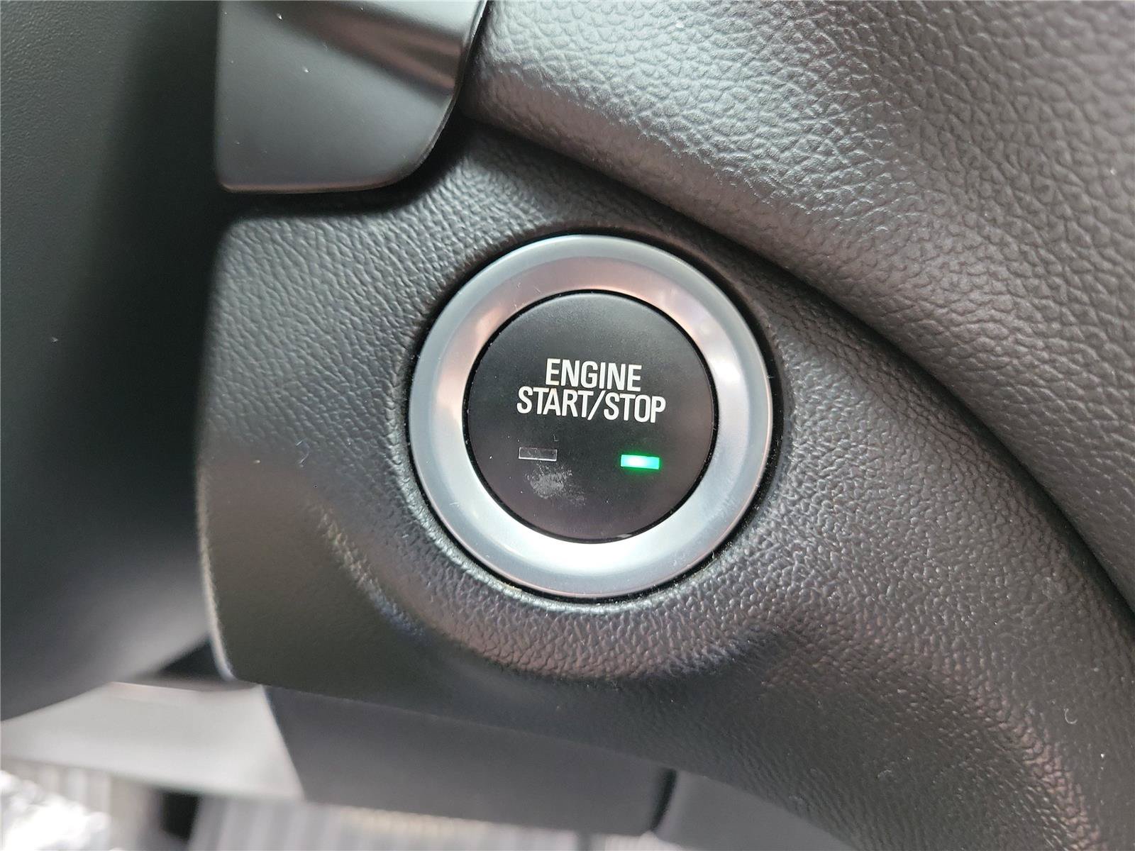 Used 2024 Chevrolet Equinox LT FWD image 31