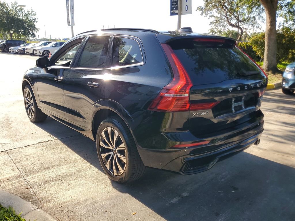 Certified 2025 Volvo XC60 B5 Core AWD/4WD image 4