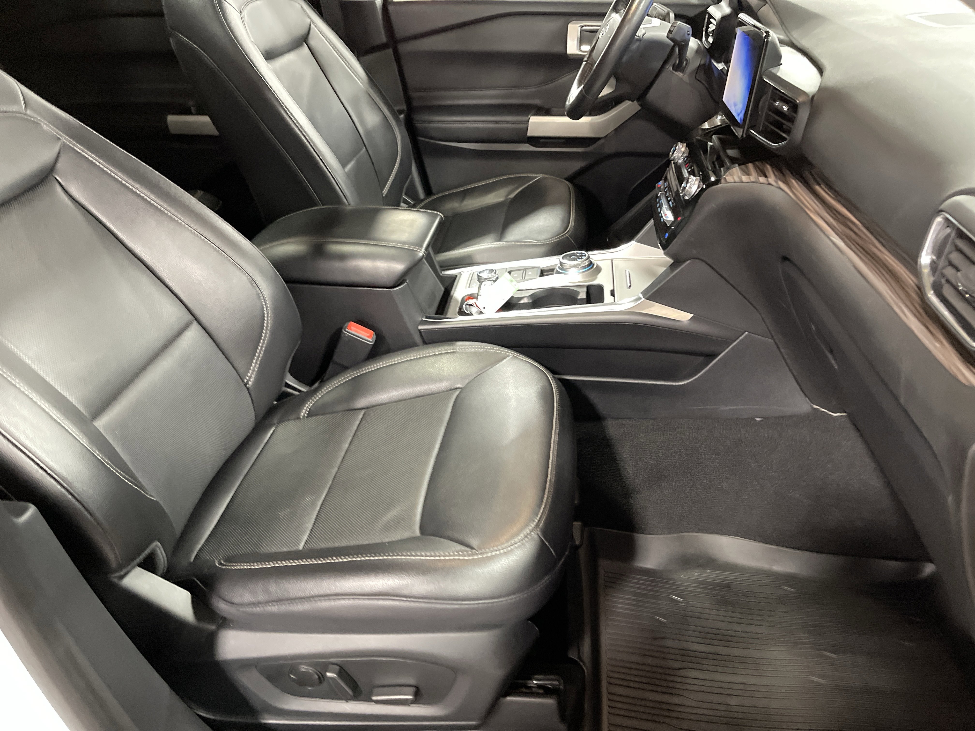 Used 2022 Ford Explorer Limited w/ Hybrid Equipment Group 310A image 16