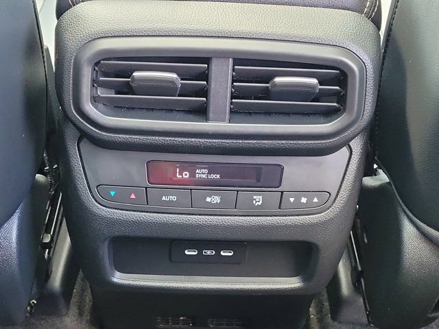 Certified 2025 Honda Pilot Touring image 6