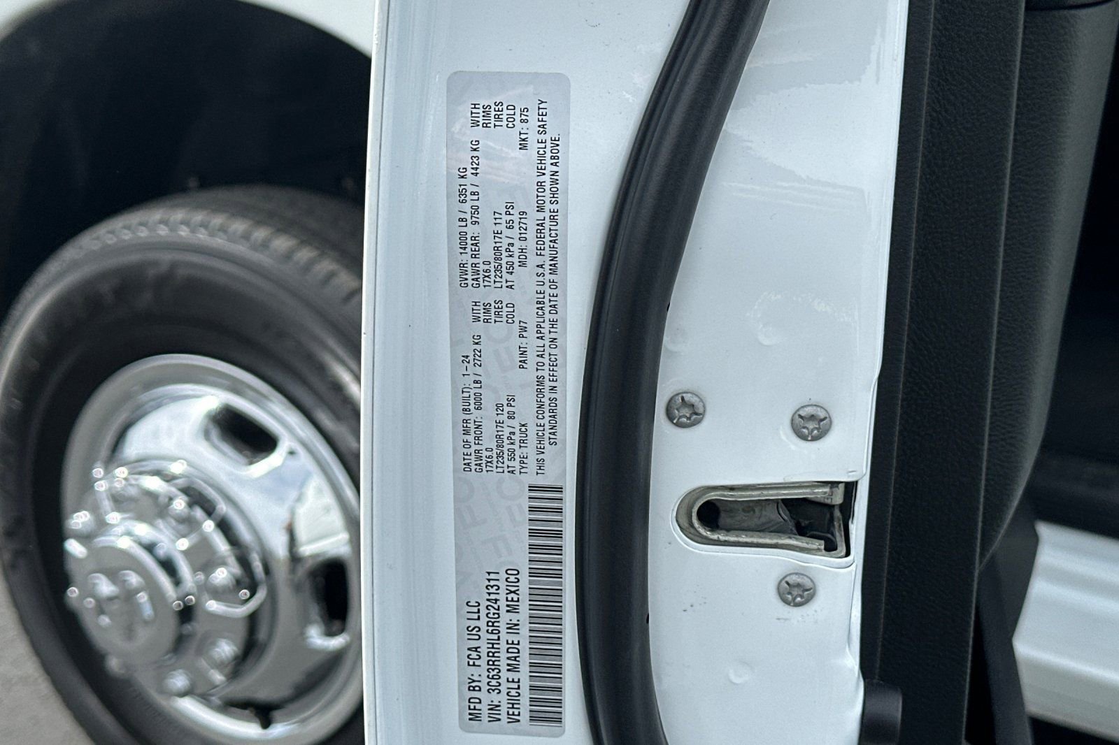 Used 2024 RAM 3500 Big Horn image 28