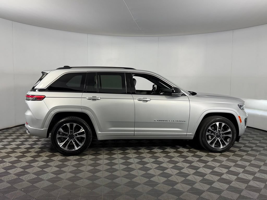 Used 2023 Jeep Grand Cherokee Overland AWD/4WD image 7