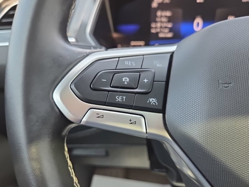 Used 2022 Volkswagen Tiguan SE w/ Panoramic Sunroof Package AWD/4WD image 28