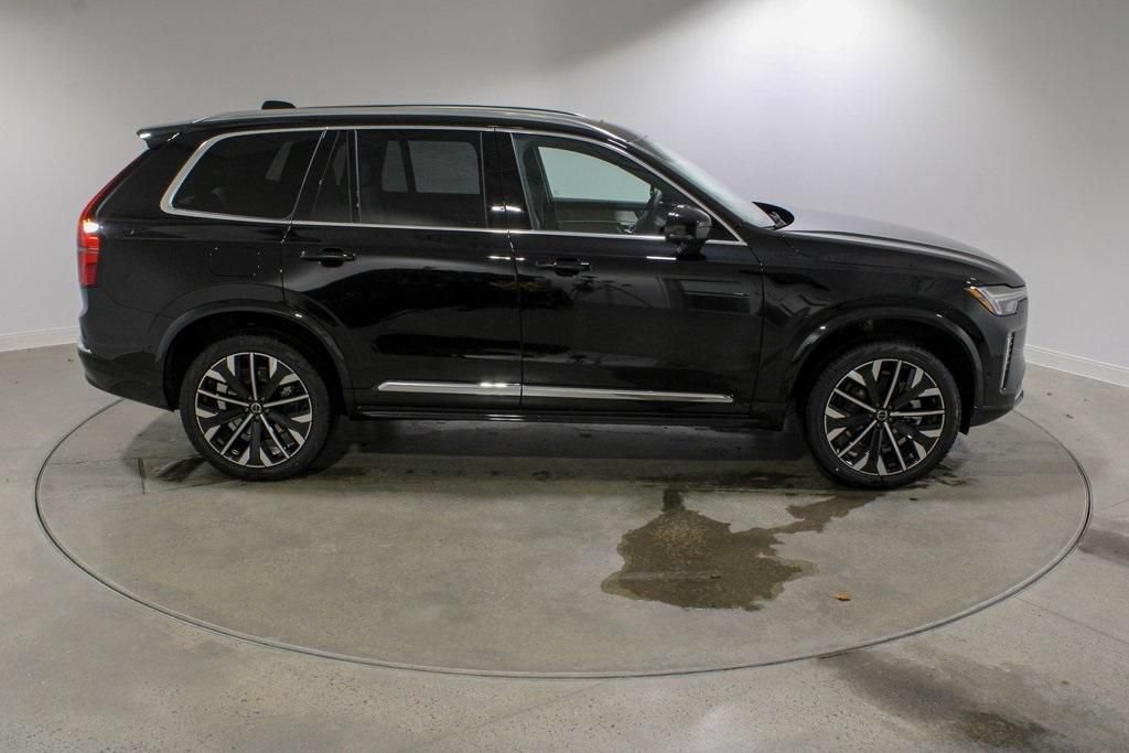 Used 2026 Volvo XC90 B5 Plus w/ Protection Package Premier AWD/4WD image 6