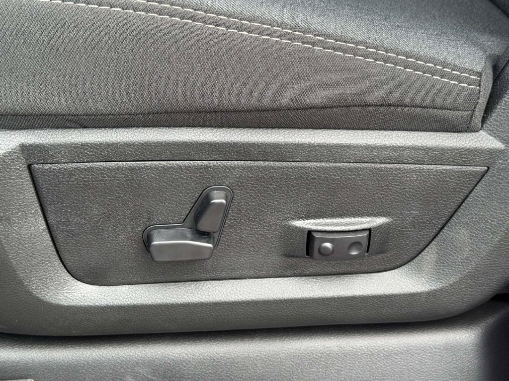 New 2026 RAM 2500 Big Horn AWD/4WD image 28