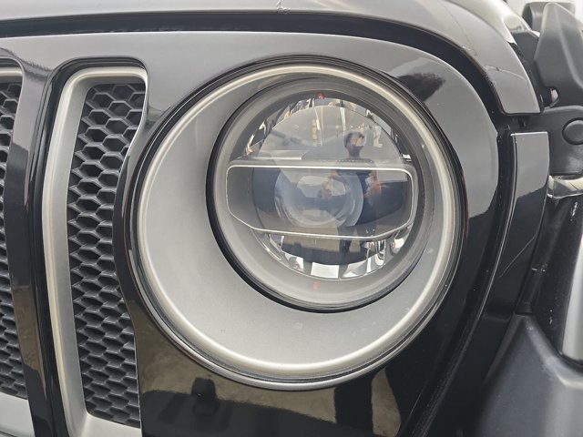 Used 2019 Jeep Wrangler Unlimited Sahara AWD/4WD image 28