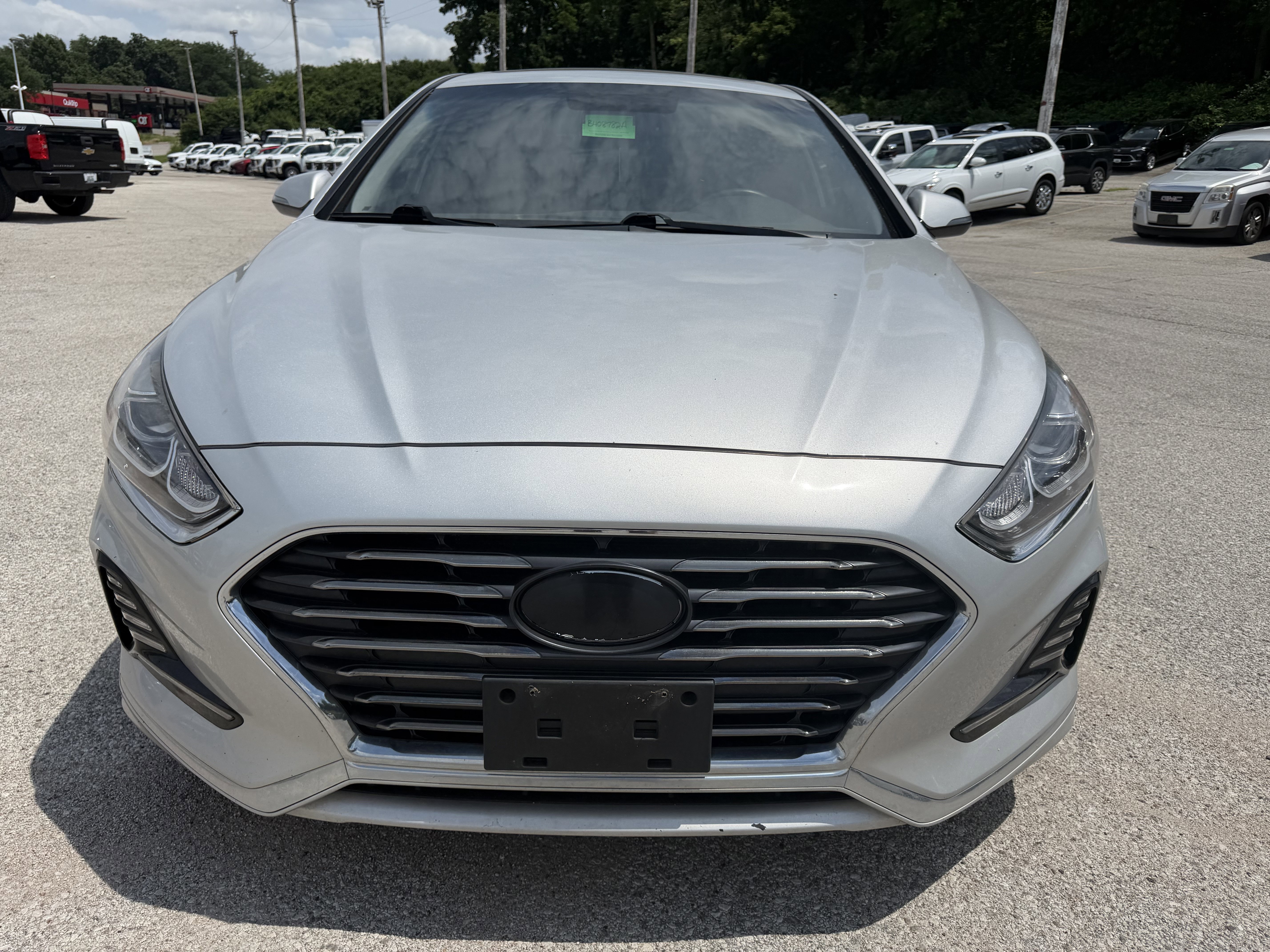 Used 2018 Hyundai Sonata Limited w/ Cargo Package FWD image 2