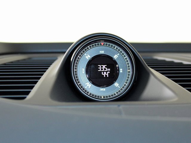 New 2025 Porsche Macan 4S Electric image 16