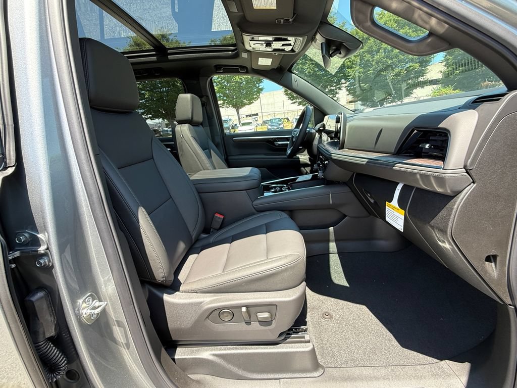 New 2026 Chevrolet Tahoe LT w/ Comfort Package AWD/4WD image 30