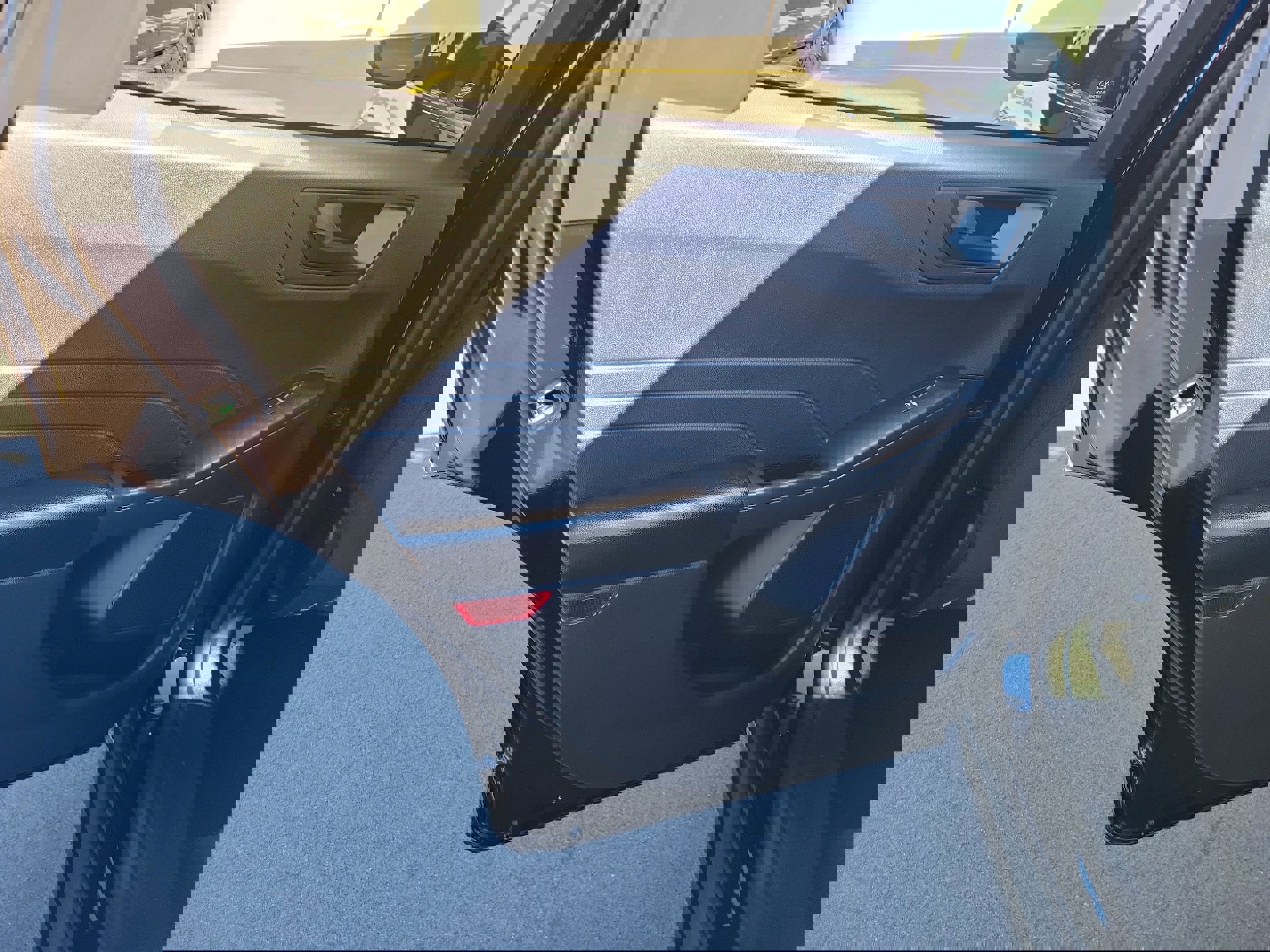 Certified 2022 Ford Escape SE w/ SE Sport Appearance Package image 10