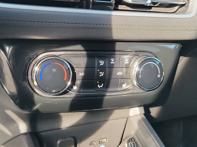 Certified 2024 Chevrolet TrailBlazer LT w/ LT Cold Weather Package AWD/4WD image 18