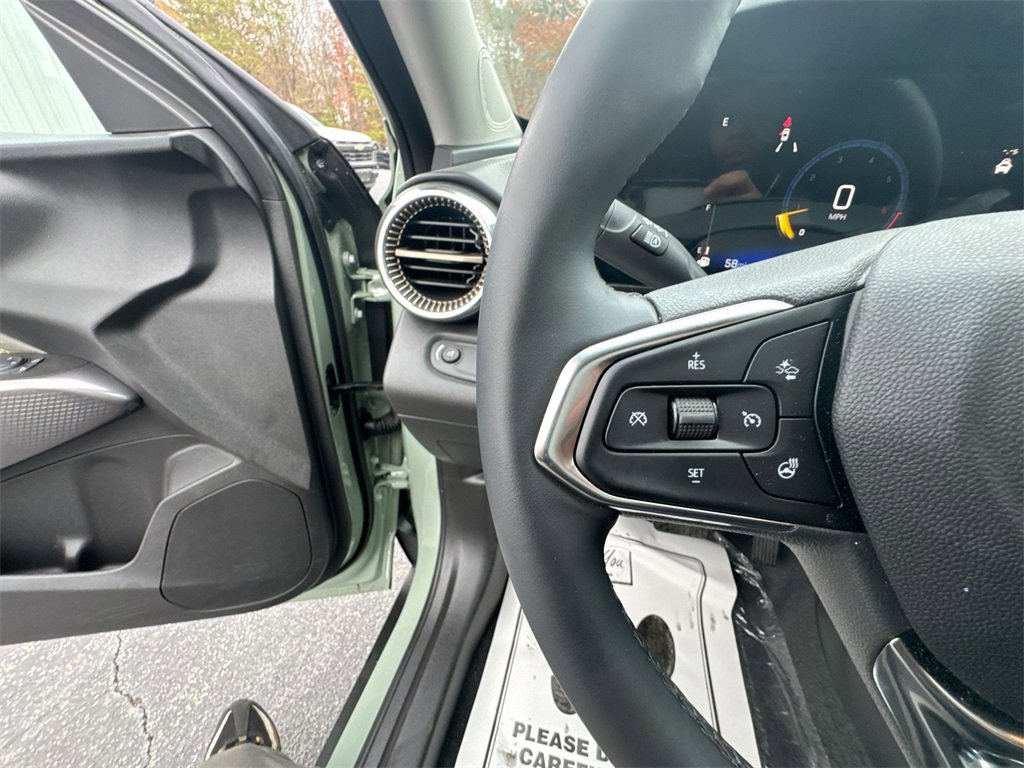 Used 2025 Chevrolet Trax ACTIV w/ Driver Confidence Package image 17