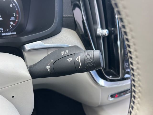 Used 2020 Volvo S60 T5 Inscription w/ Protection Package Premier image 26