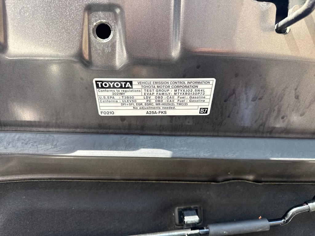 Used 2021 Toyota Camry LE AWD/4WD image 39