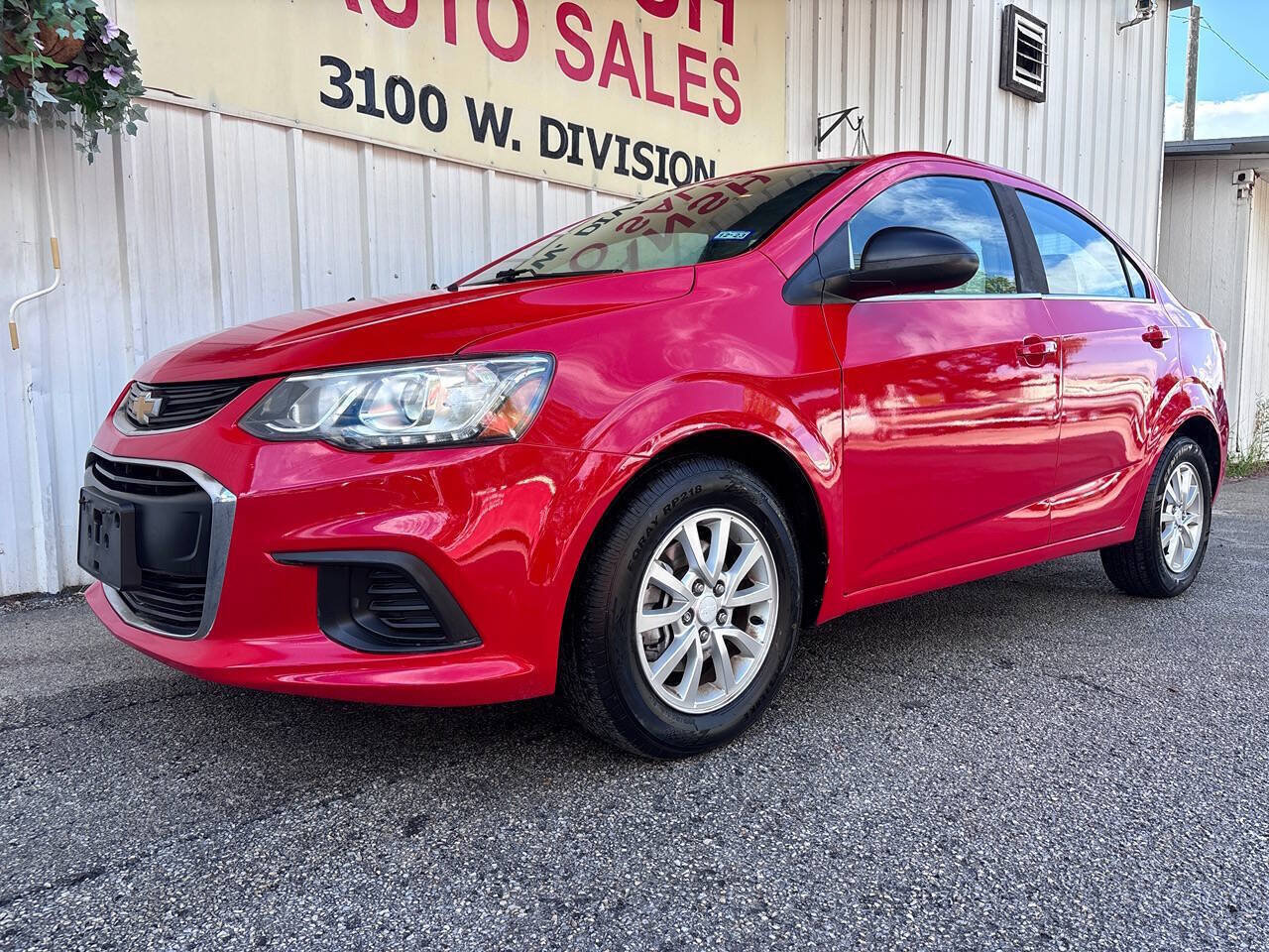 Used 2017 Chevrolet Sonic LT FWD image 3