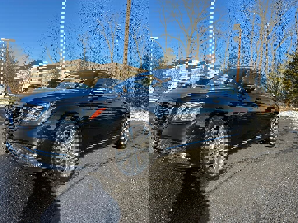 Used 2019 Mercedes-Benz S 560 4MATIC Sedan w/ Premium Package image 3