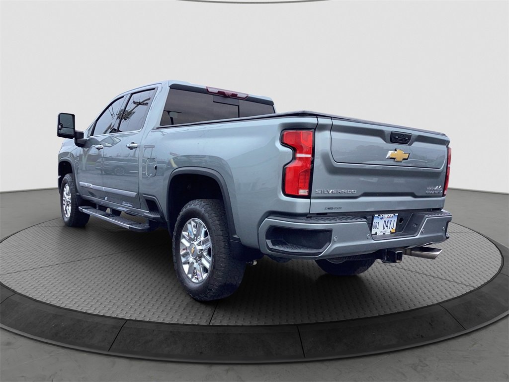 Used 2024 Chevrolet Silverado 3500 High Country w/ Technology Package image 5